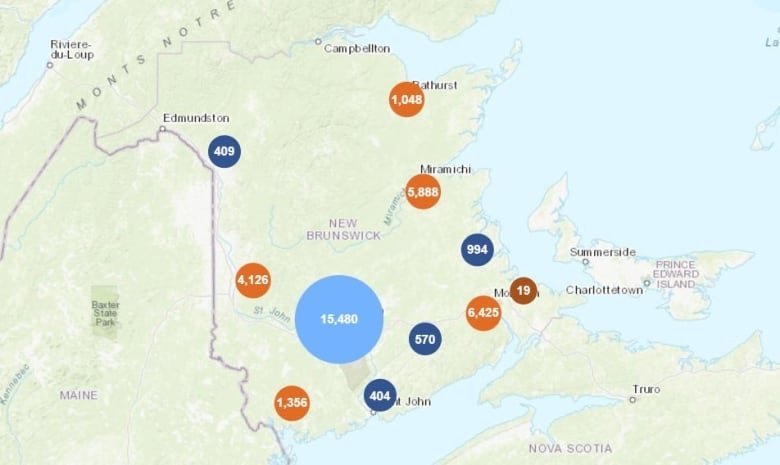 A map of New Brunswick with several bubbles scattered on the map with numbers in them. These represent the customers without power.